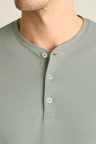 Jetsetter Performance Short Sleeve Henley