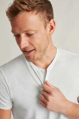 Jetsetter Performance Short Sleeve Henley