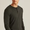 Lightweight Sweater Henley