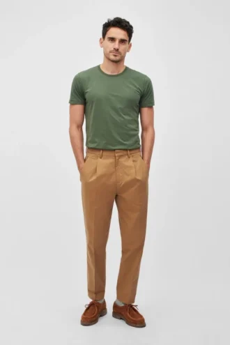 Pleated Stretch Chinos